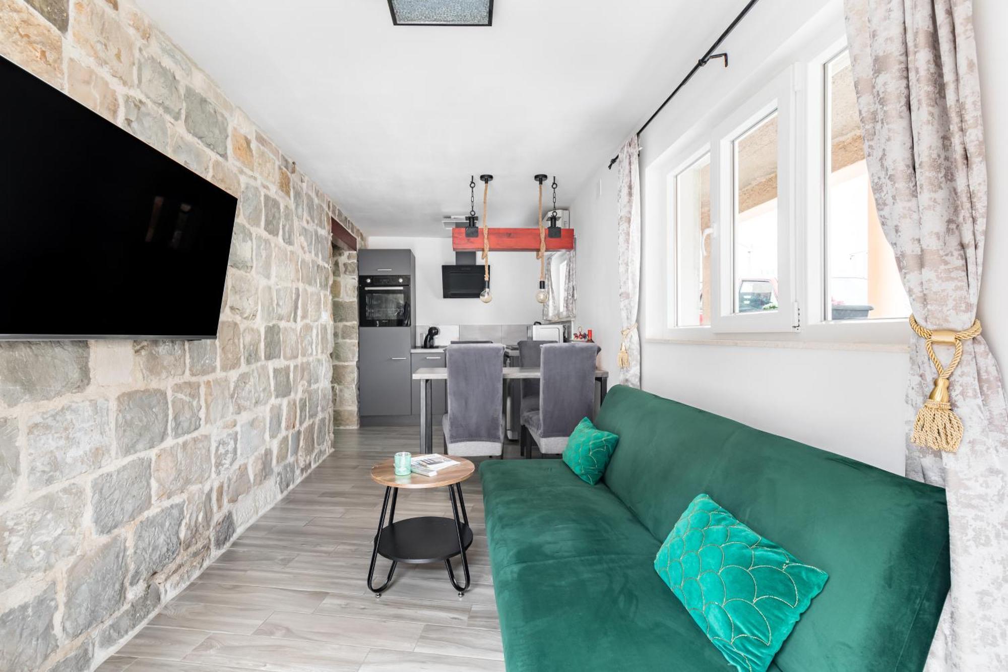 Heritage Apartman Geza In Centar With Private Parking Kaštela Eksteriør billede
