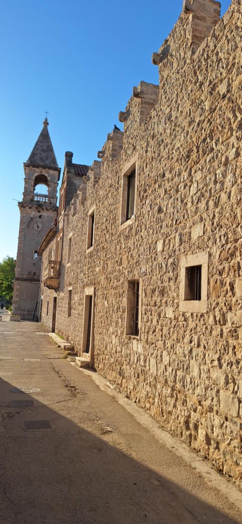 Heritage Apartman Geza In Centar With Private Parking Kaštela Eksteriør billede